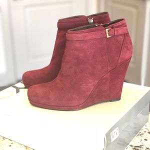 DKNY Wedges